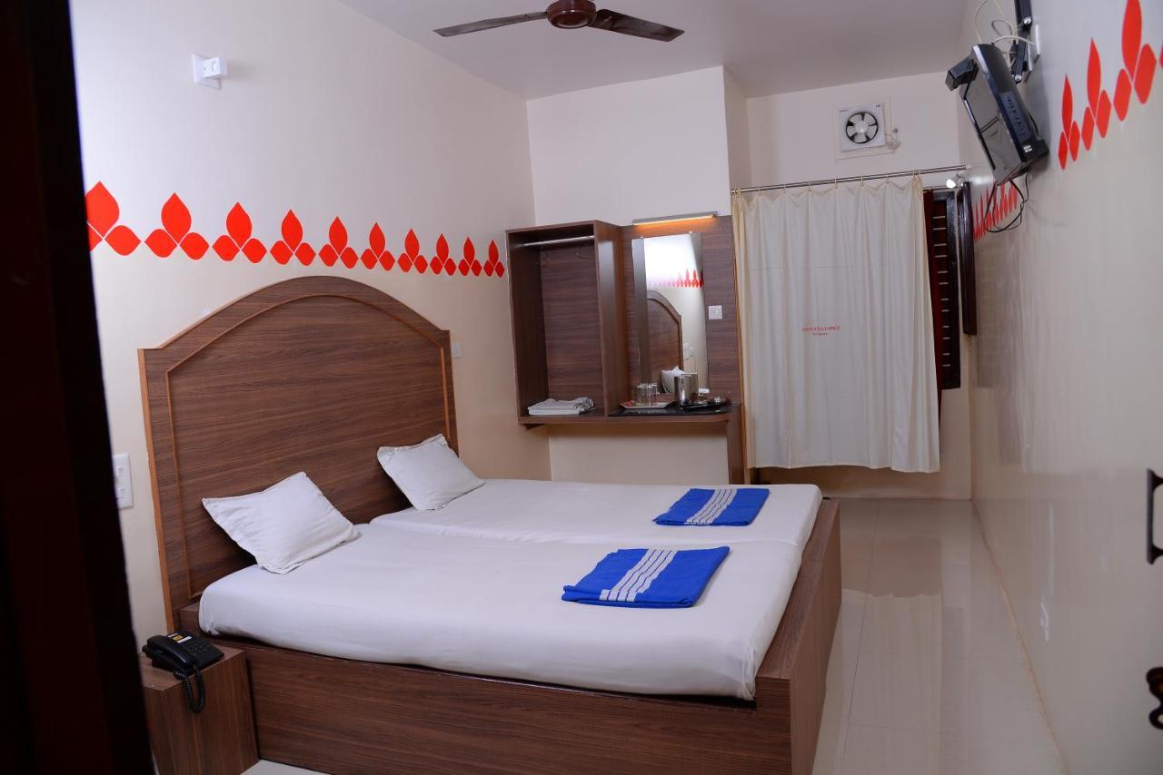 Parijatha Lodge クンダプラ エクステリア 写真
